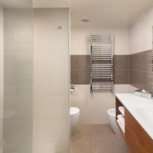 Kamar king executive